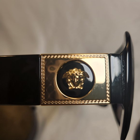 Versace Bold Rectangular Sunglasses NIB - Picture 6 of 9